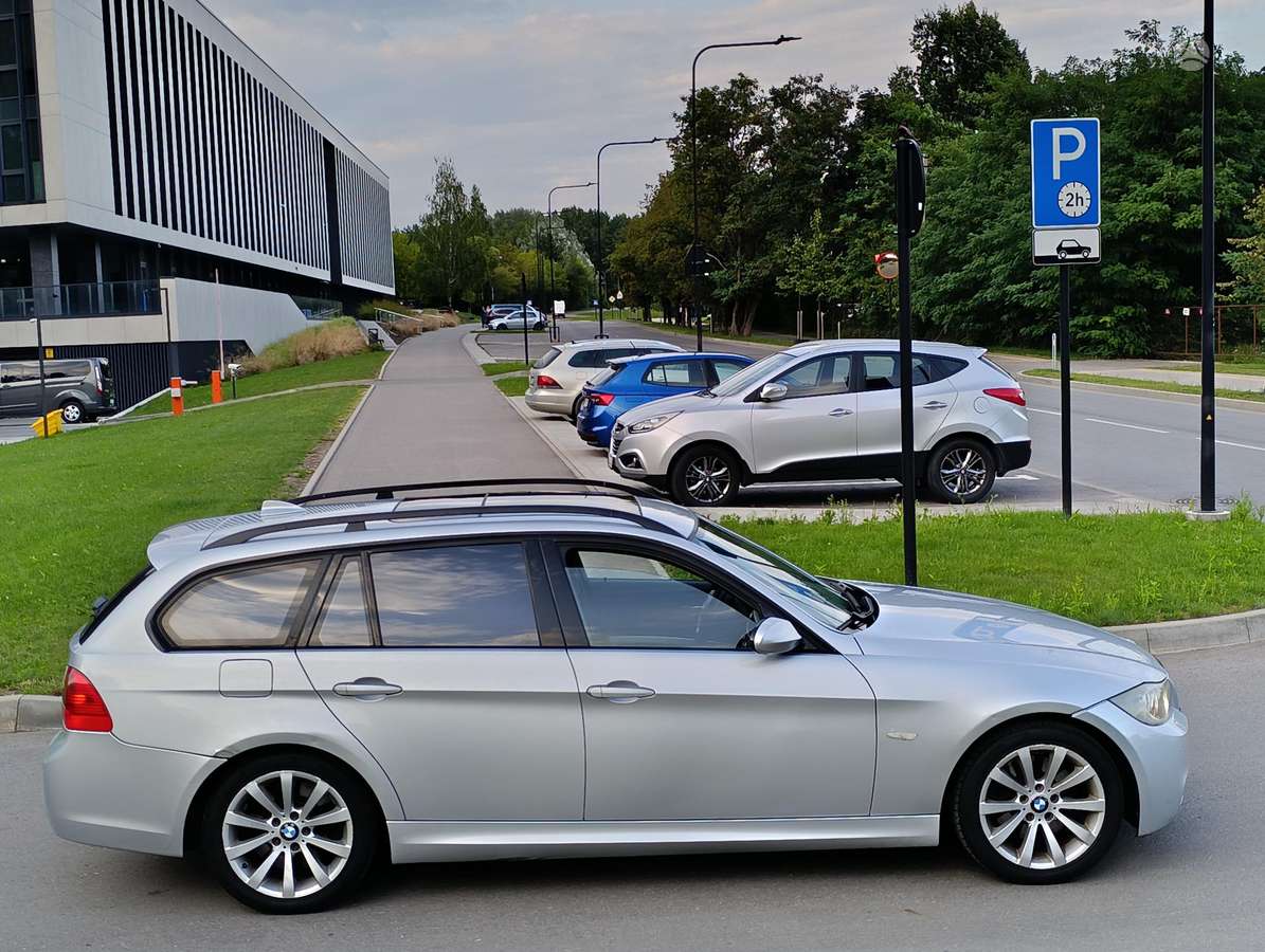 BMW 330, 3.0 l., wagon