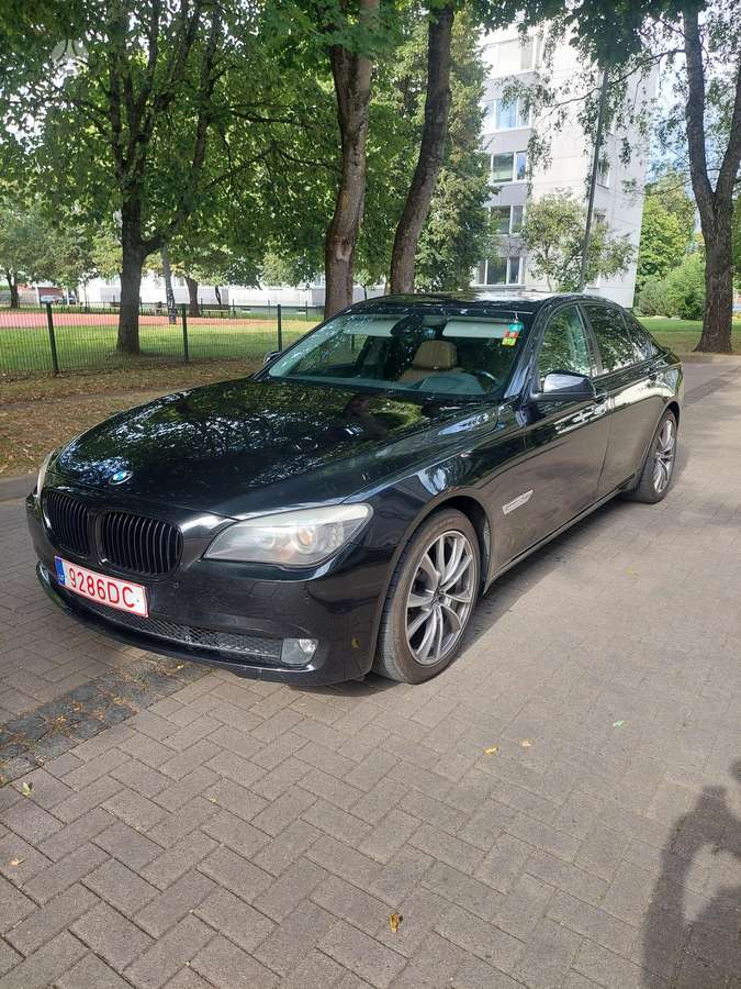 BMW 730, 3.0 l., Седан