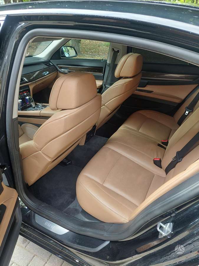 BMW 730, 3.0 l., Седан