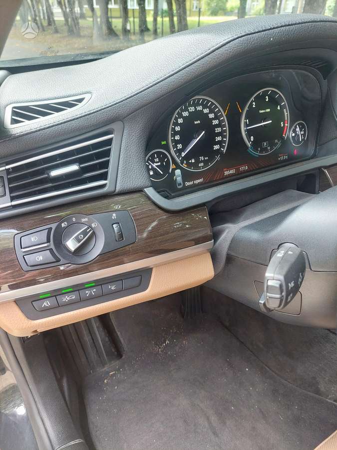 BMW 730, 3.0 l., Седан