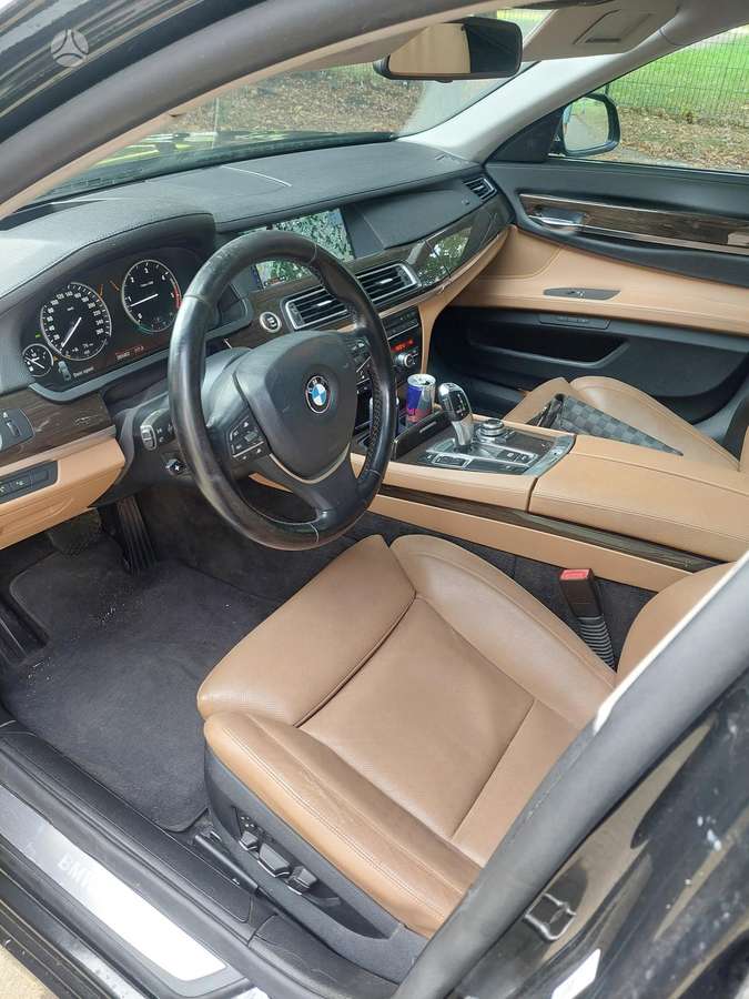 BMW 730, 3.0 l., Седан