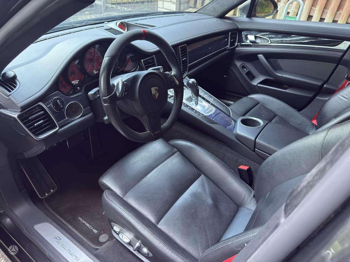 Porsche Panamera - 7