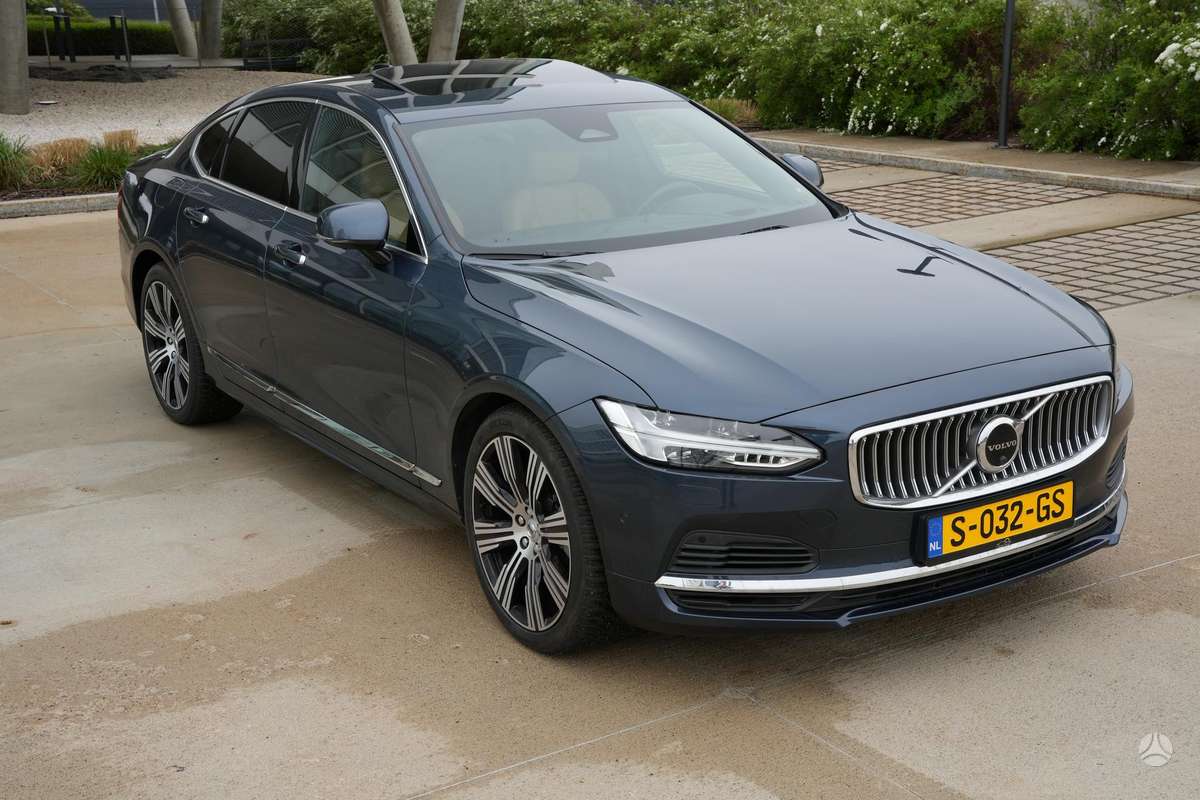 Volvo S90 - 1