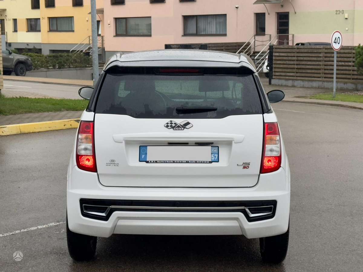 Ligier JS50, hatchback