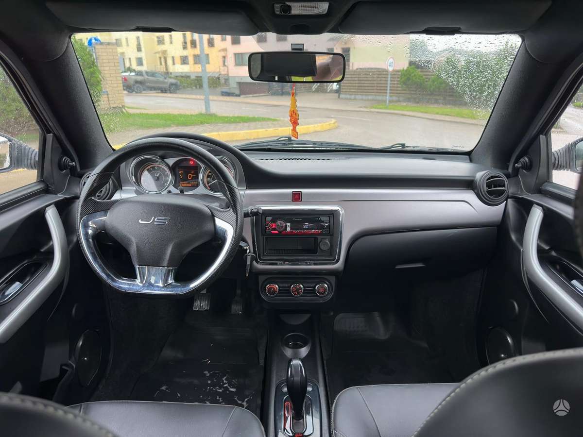 Ligier JS50, hatchback