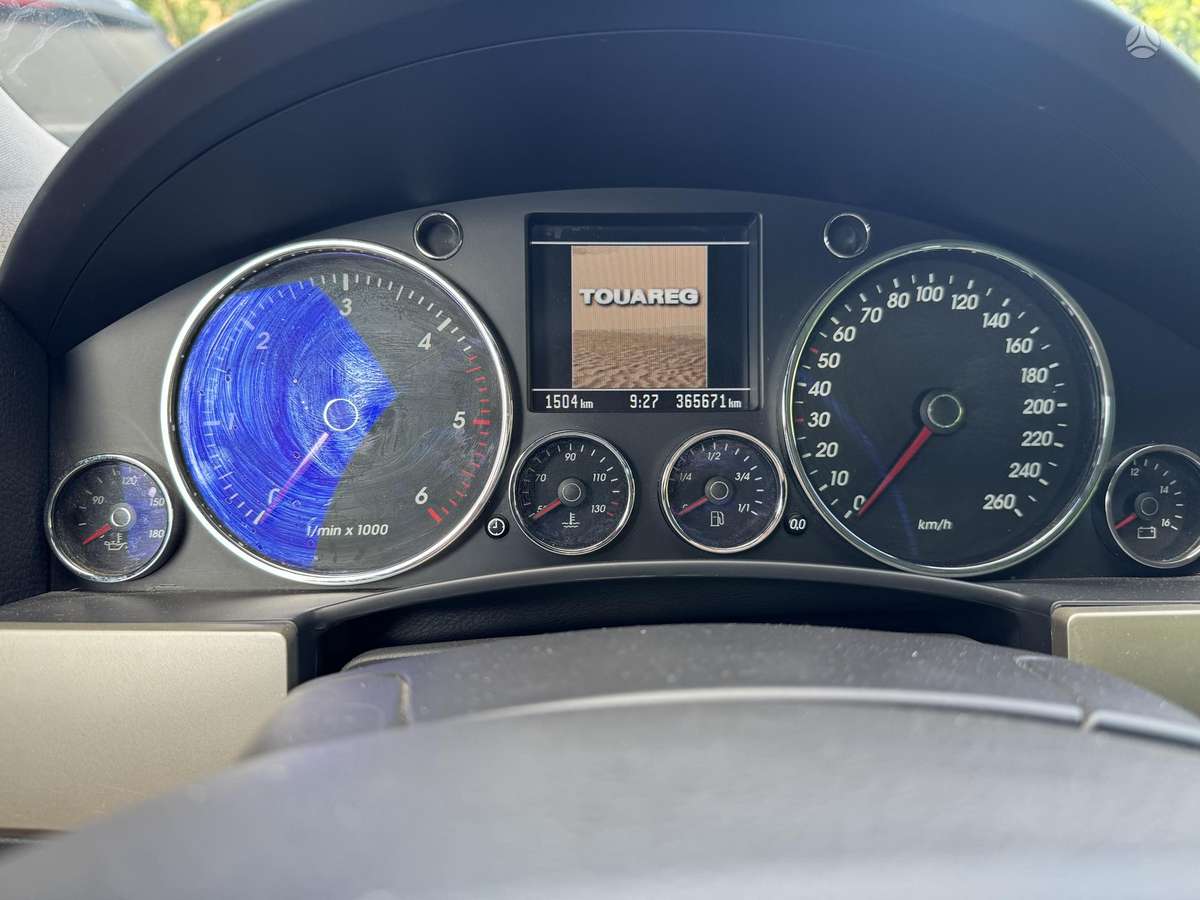 Volkswagen Touareg - 8