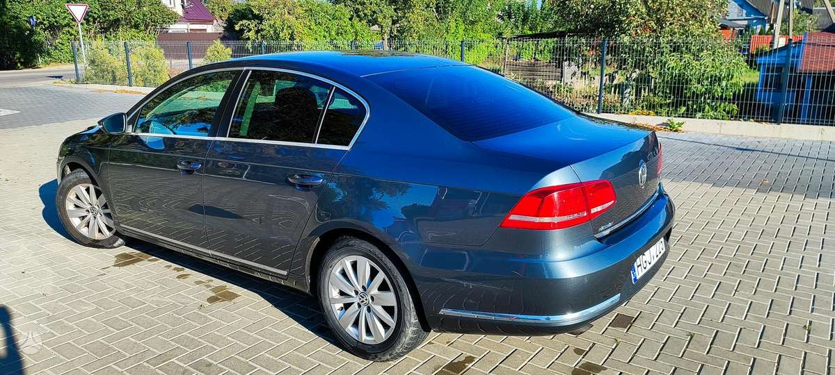 Volkswagen Passat - 4