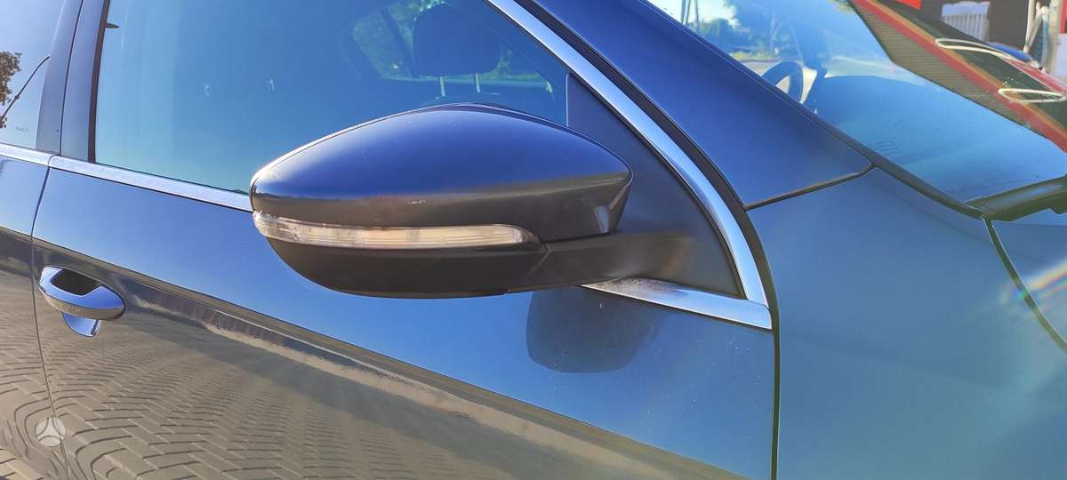 Volkswagen Passat - 9