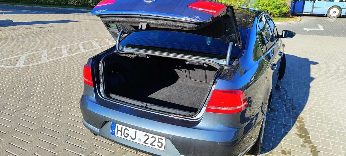 Volkswagen Passat - 8