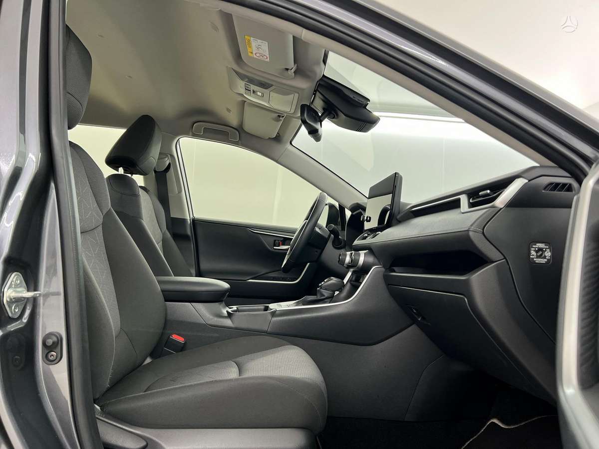 Toyota RAV4 - 6