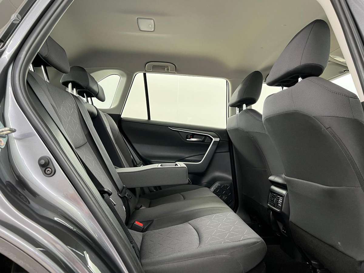 Toyota RAV4 - 7