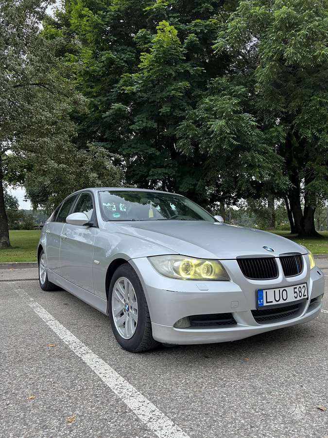 BMW 320, 2.0 l., Седан