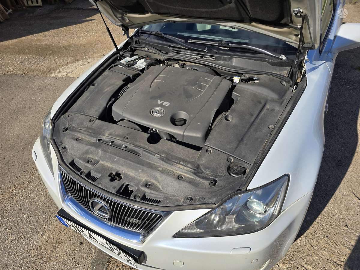 Lexus IS 250, 2.5 l., Седан