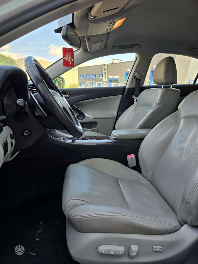 Lexus IS 250, 2.5 l., Седан
