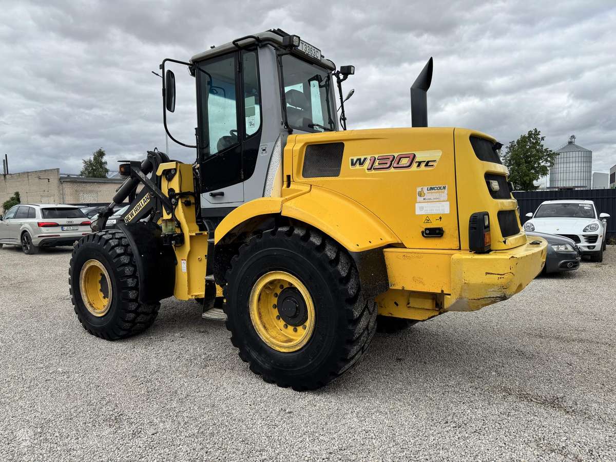 New Holland W131, frontal loader