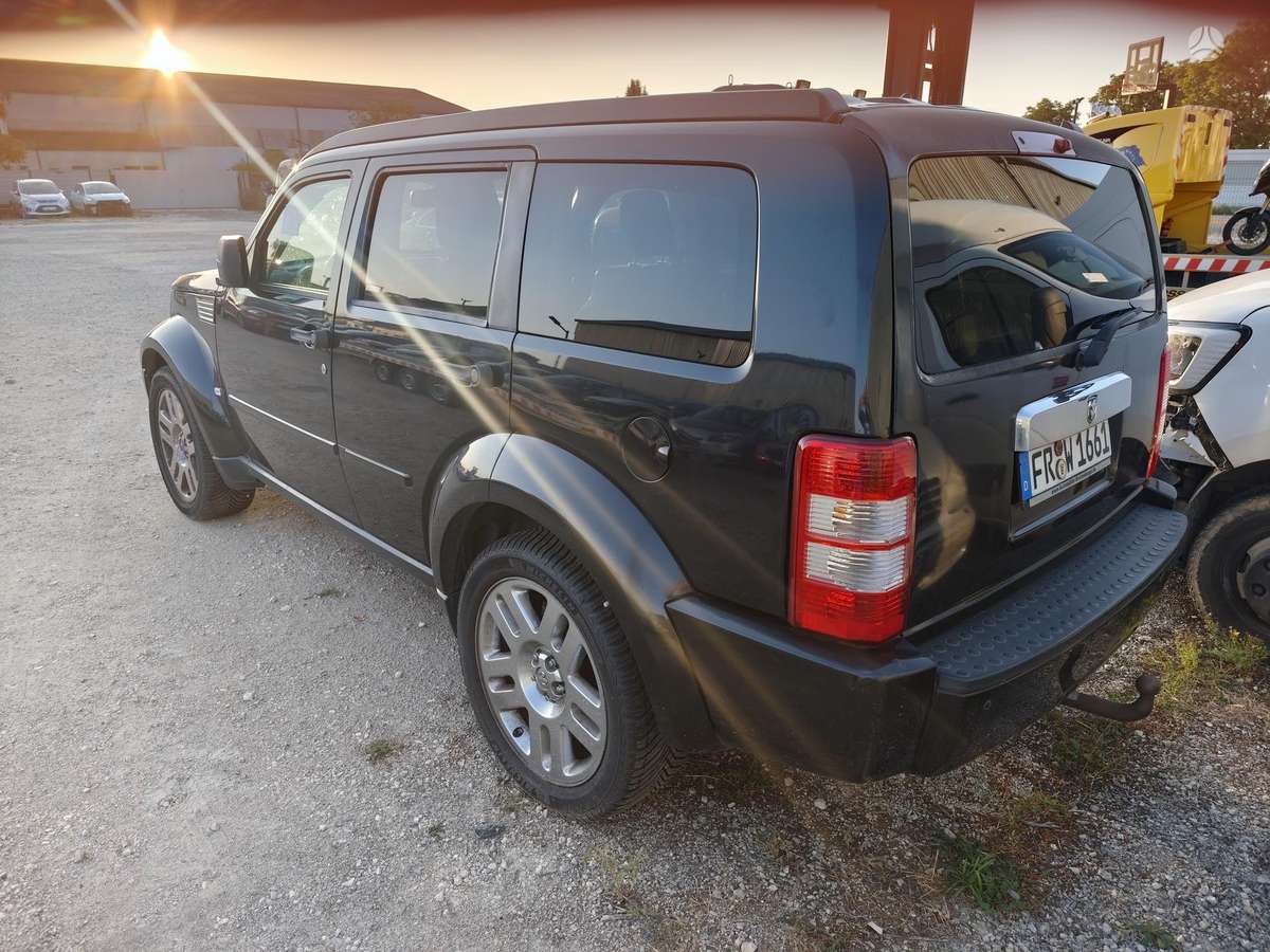 Dodge Nitro, 2.8 l., off-road / crossover