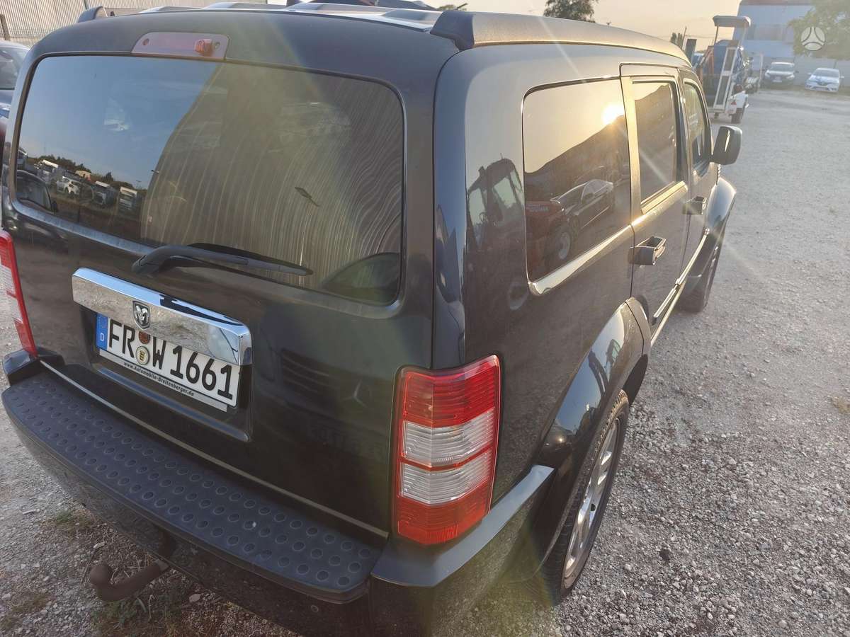 Dodge Nitro, 2.8 l., off-road / crossover