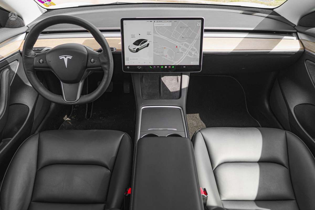 Tesla Model 3, 82 кВт·ч, Седан