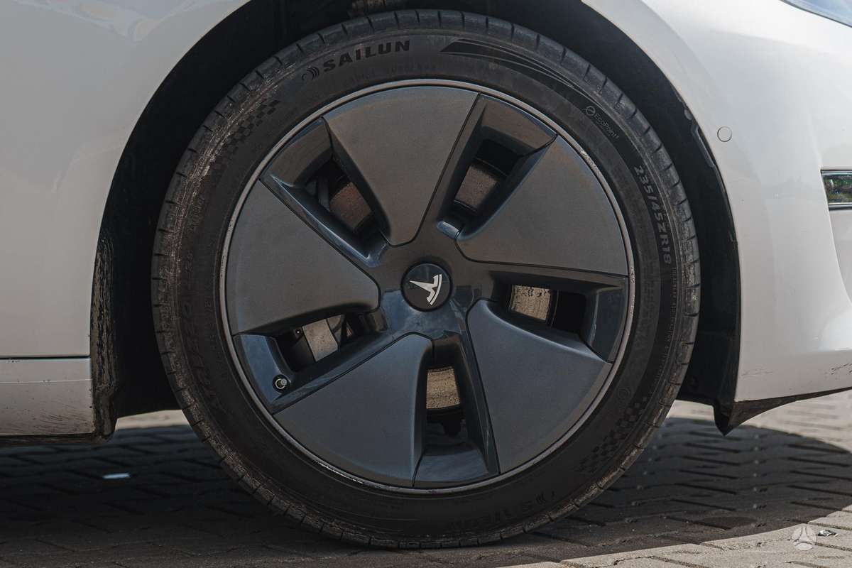 Tesla Model 3, 82 кВт·ч, Седан