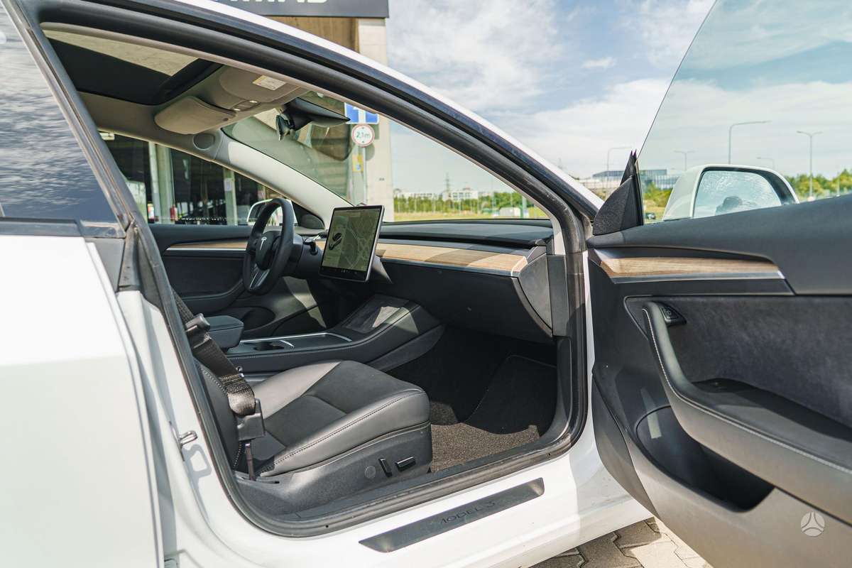 Tesla Model 3, 82 кВт·ч, Седан