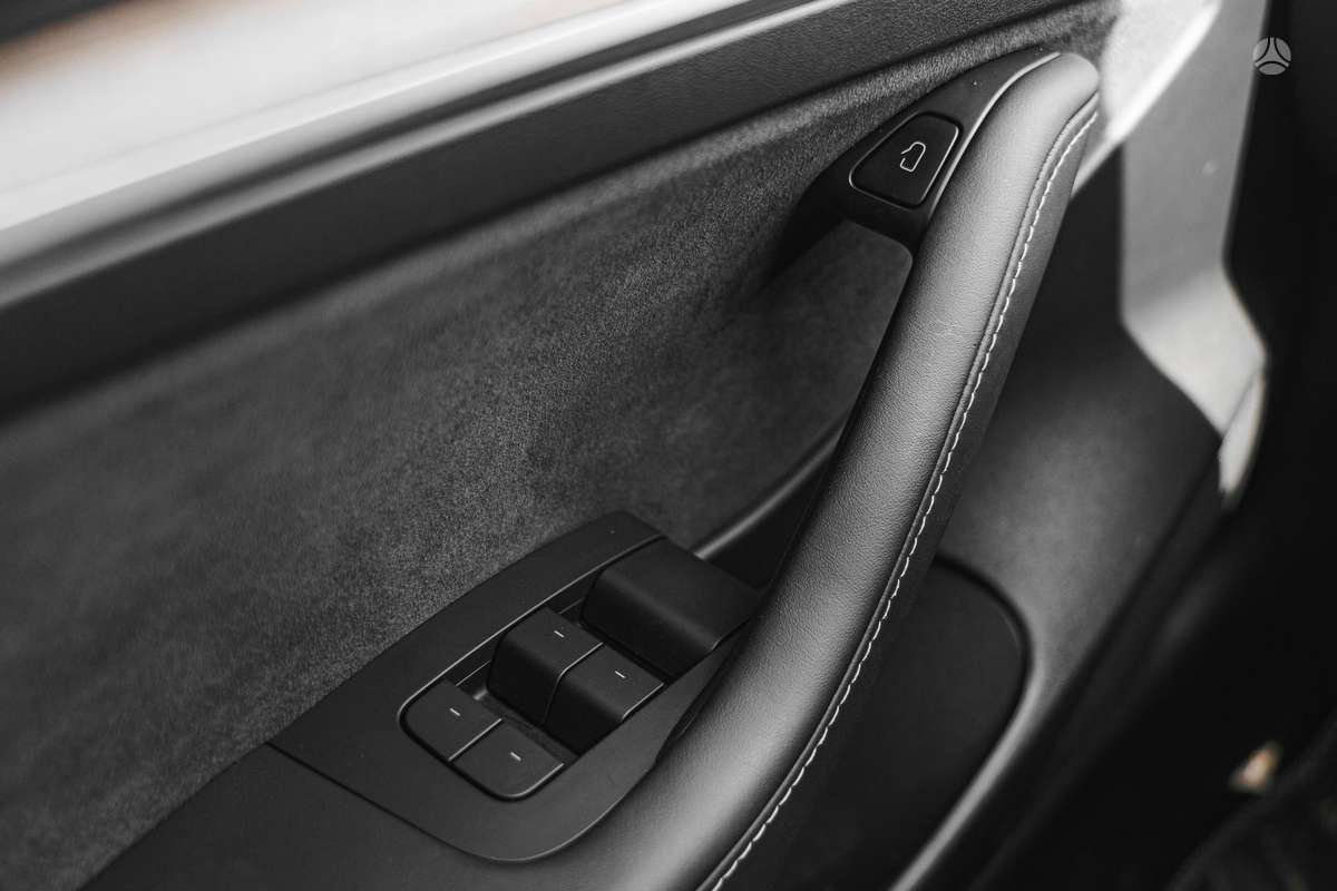 Tesla Model 3, 82 кВт·ч, Седан