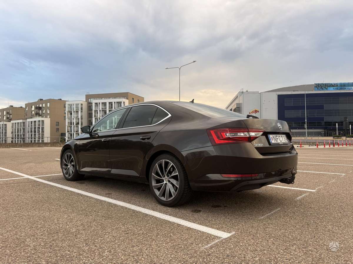 Skoda Superb, 2.0 l., Седан