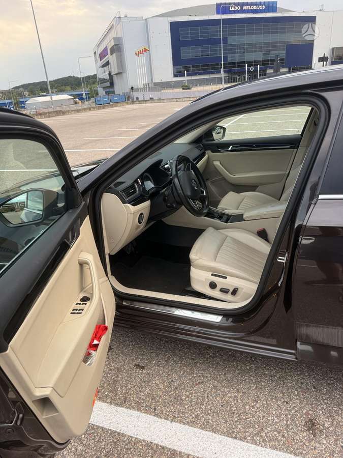 Skoda Superb, 2.0 l., Седан