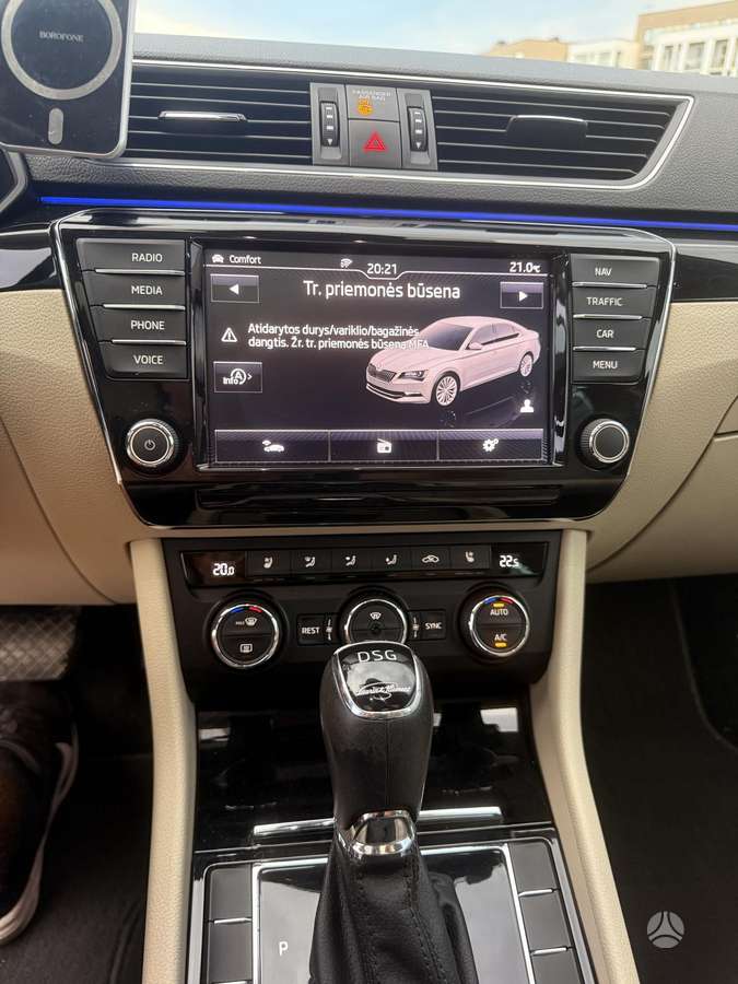 Skoda Superb, 2.0 l., Седан