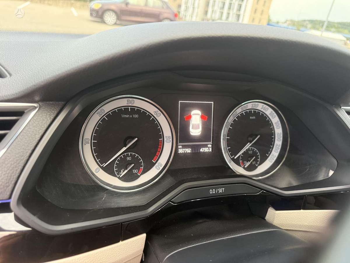 Skoda Superb, 2.0 l., Седан