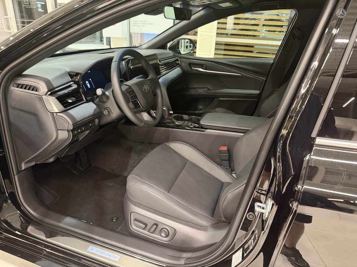 Toyota Camry - 8