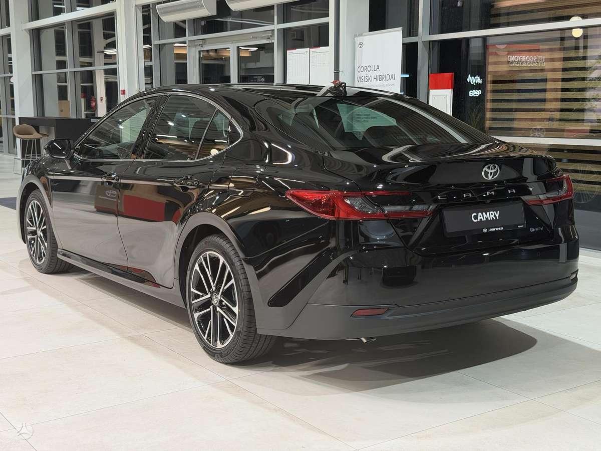 Toyota Camry - 6