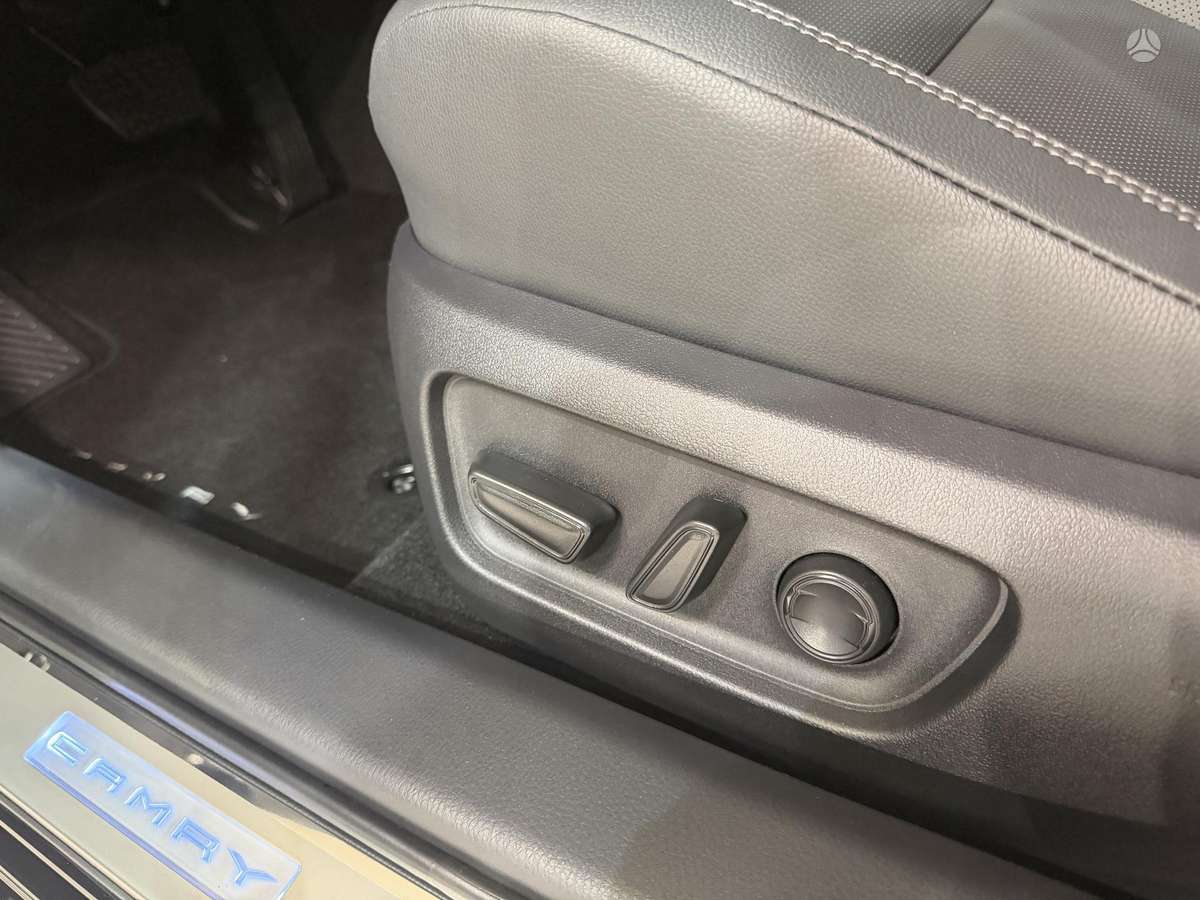 Toyota Camry - 9