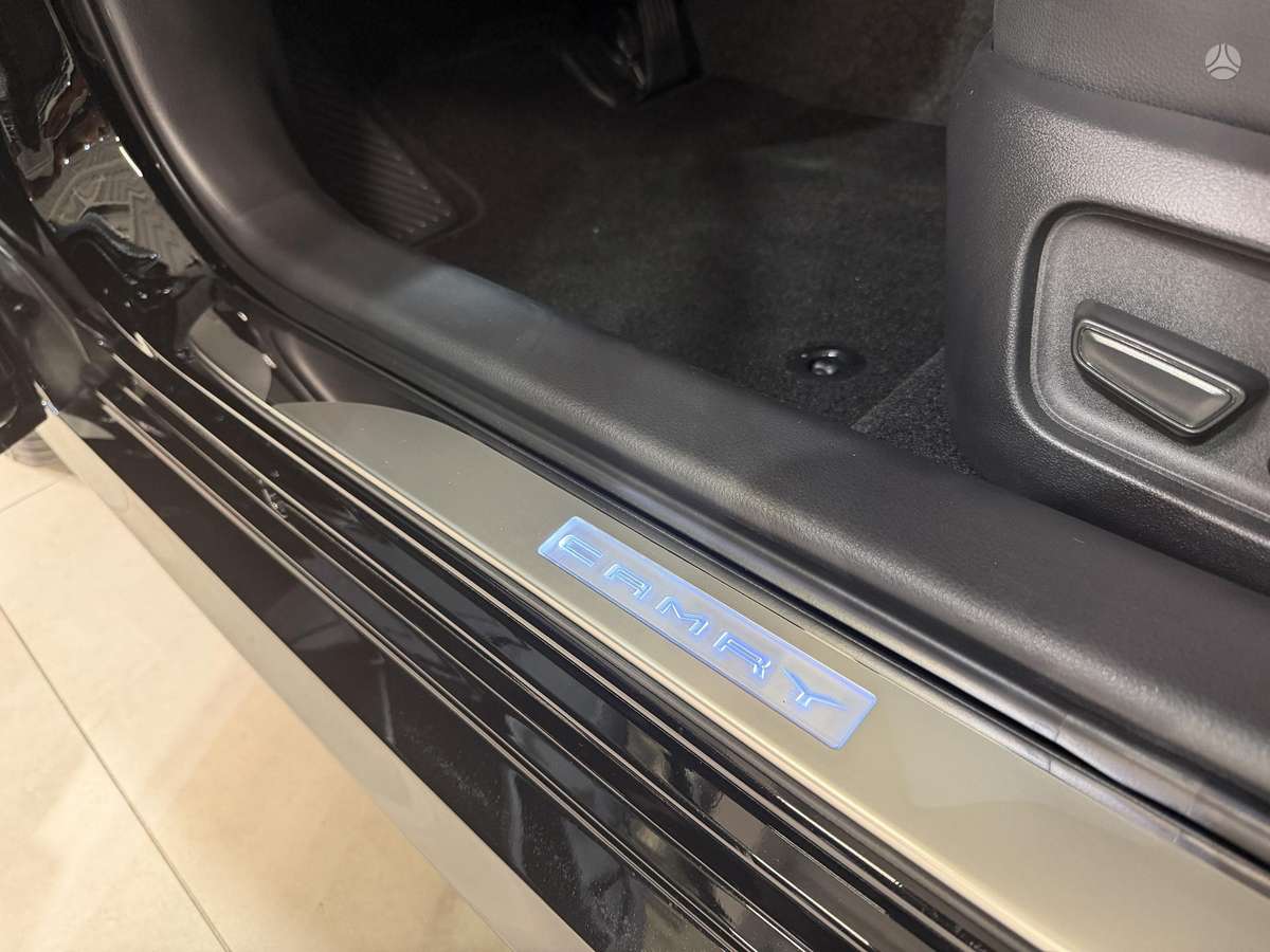 Toyota Camry - 10
