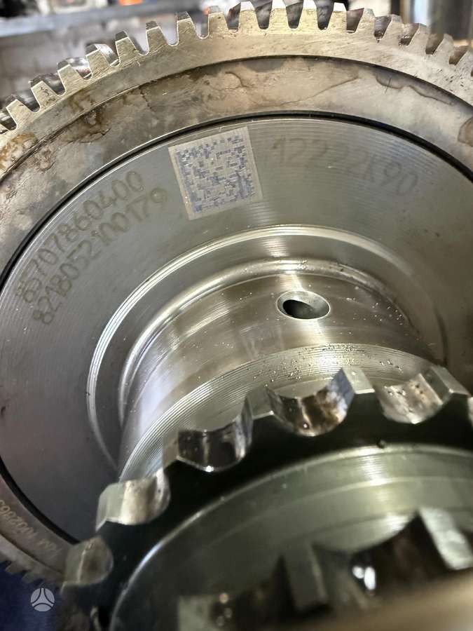 BMW 520, B47D20b, variklio detalės