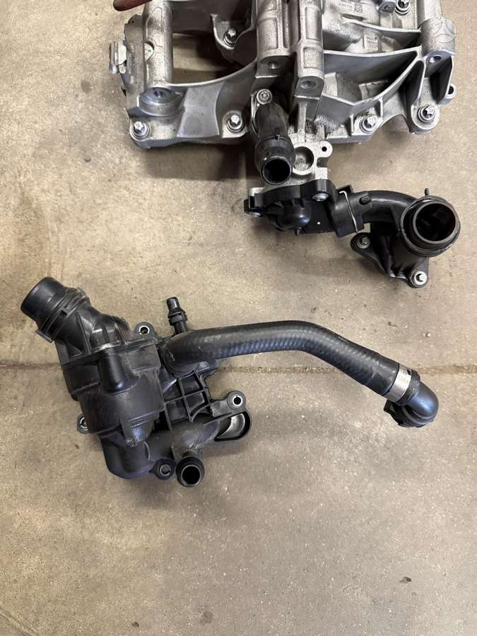 BMW 520, B47D20b, variklio detalės