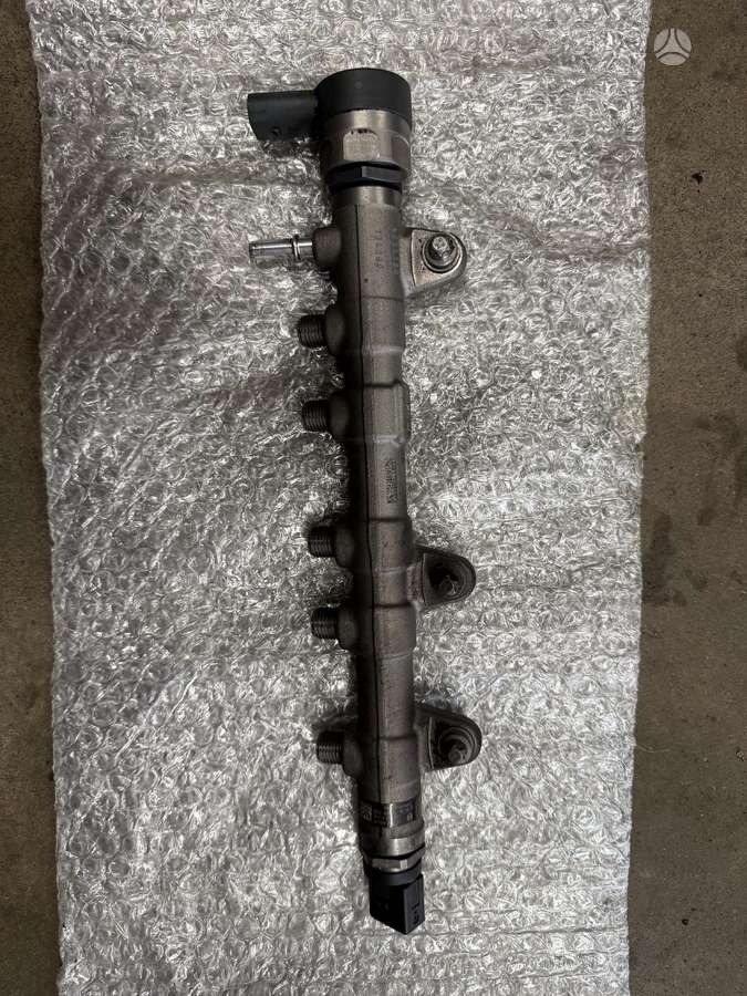 BMW 520, B47D20b, variklio detalės