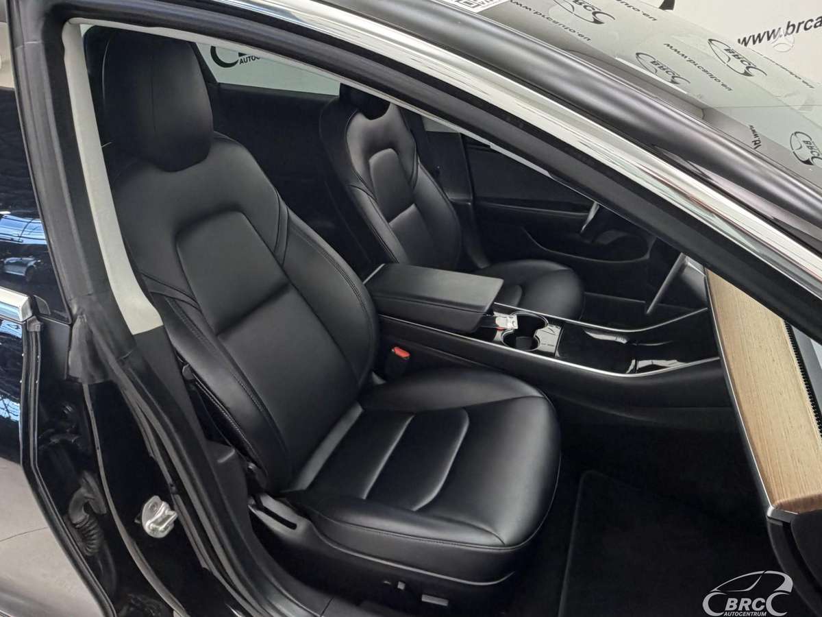 Tesla Model 3, 55 кВт·ч, Седан
