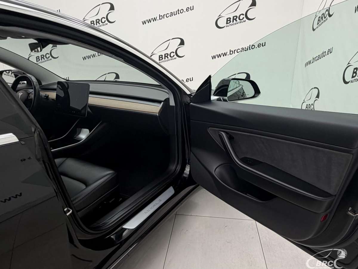 Tesla Model 3, 55 кВт·ч, Седан