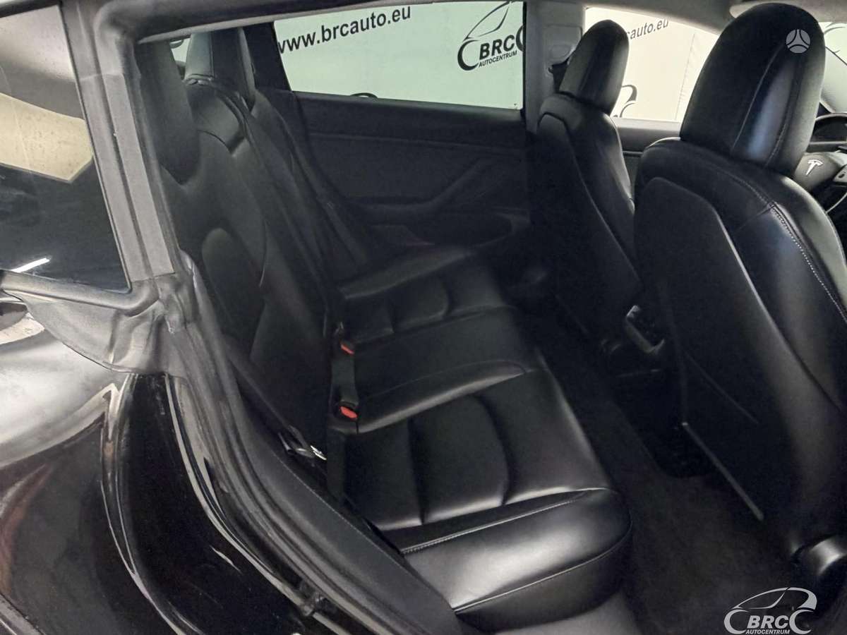 Tesla Model 3, 55 кВт·ч, Седан