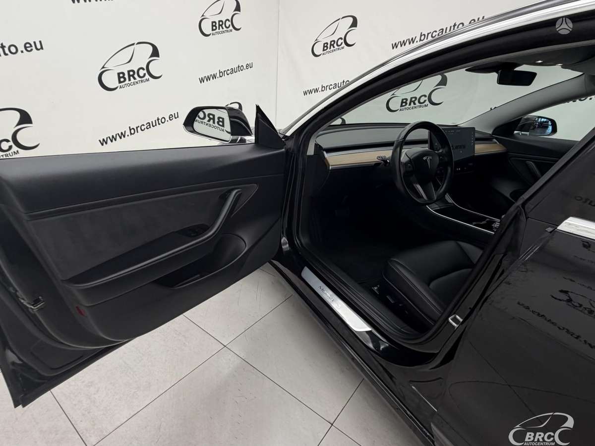 Tesla Model 3, 55 кВт·ч, Седан