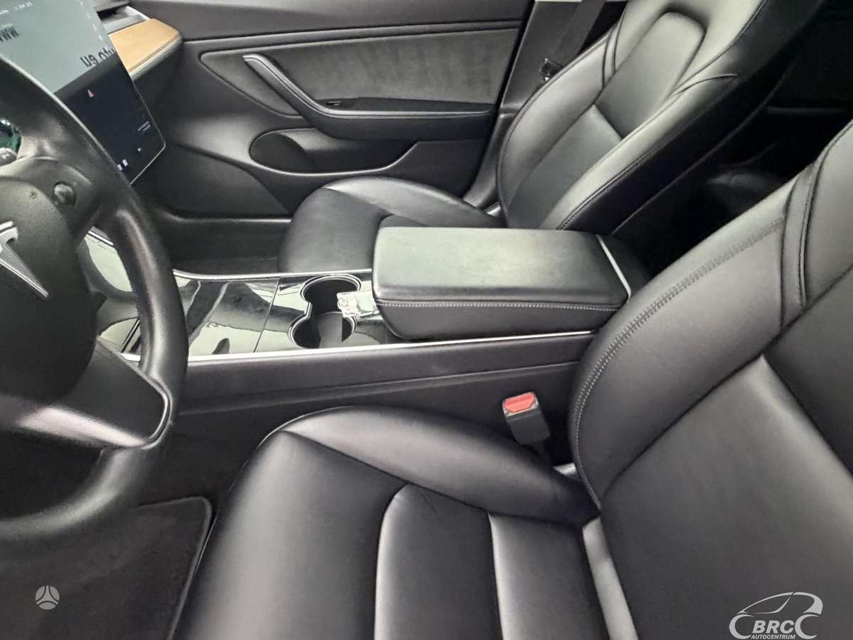 Tesla Model 3, 55 кВт·ч, Седан