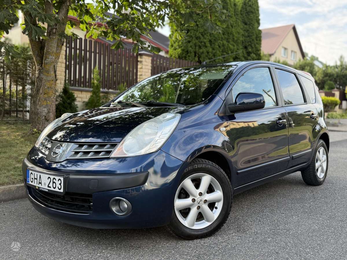 Nissan Note, 1.6 l., hatchback