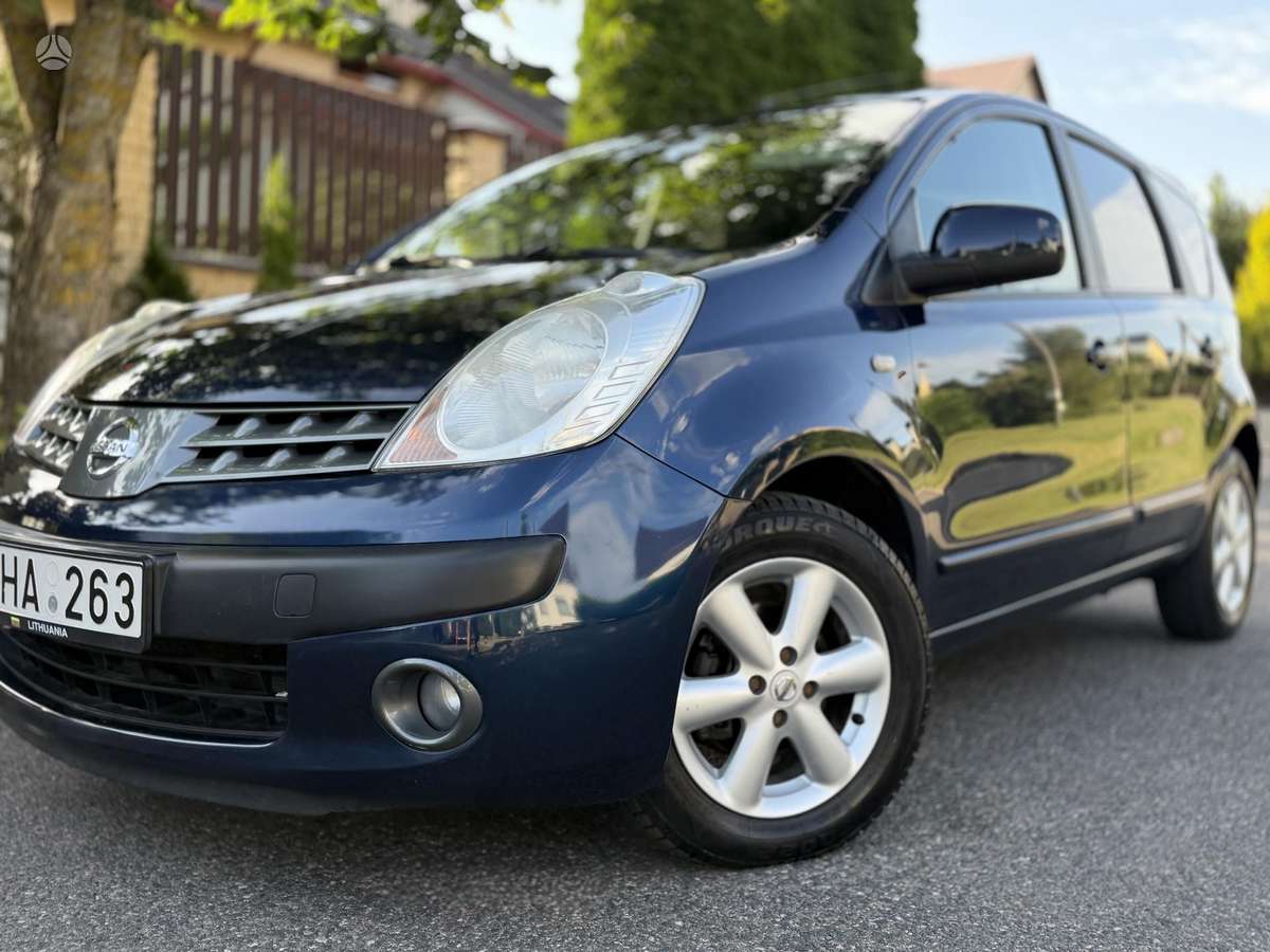 Nissan Note, 1.6 l., hatchback