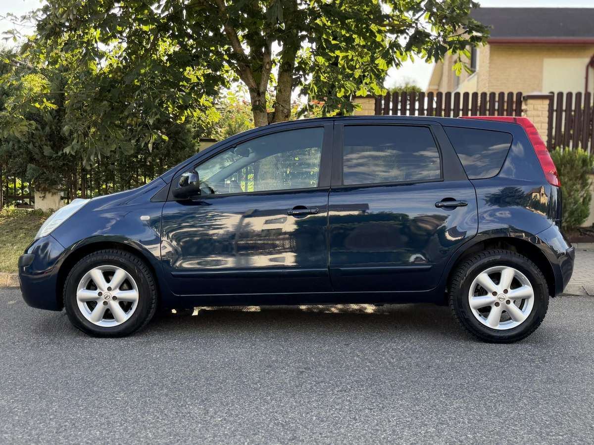 Nissan Note, 1.6 l., hatchback
