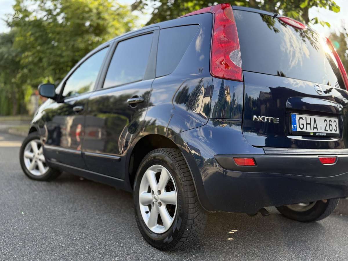 Nissan Note, 1.6 l., Хэтчбек