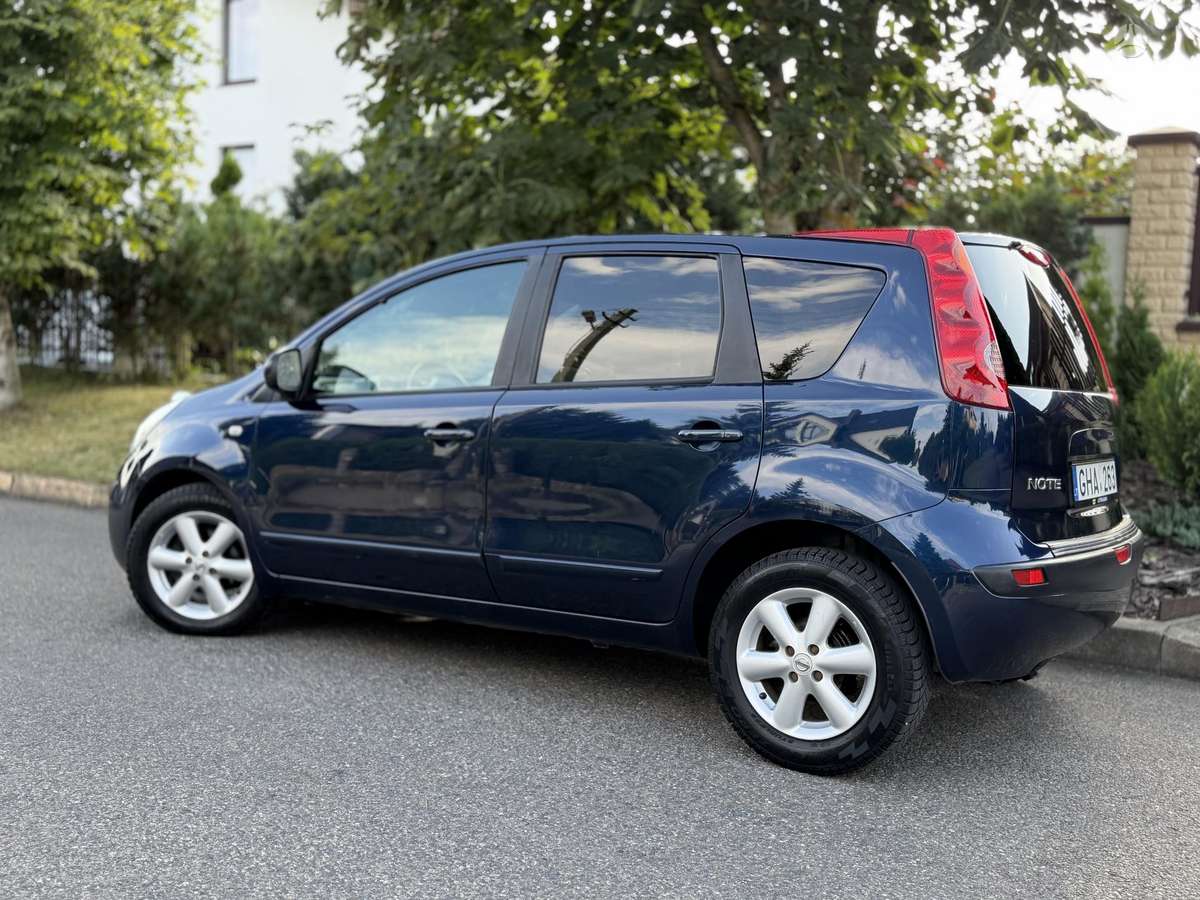 Nissan Note, 1.6 l., hatchback