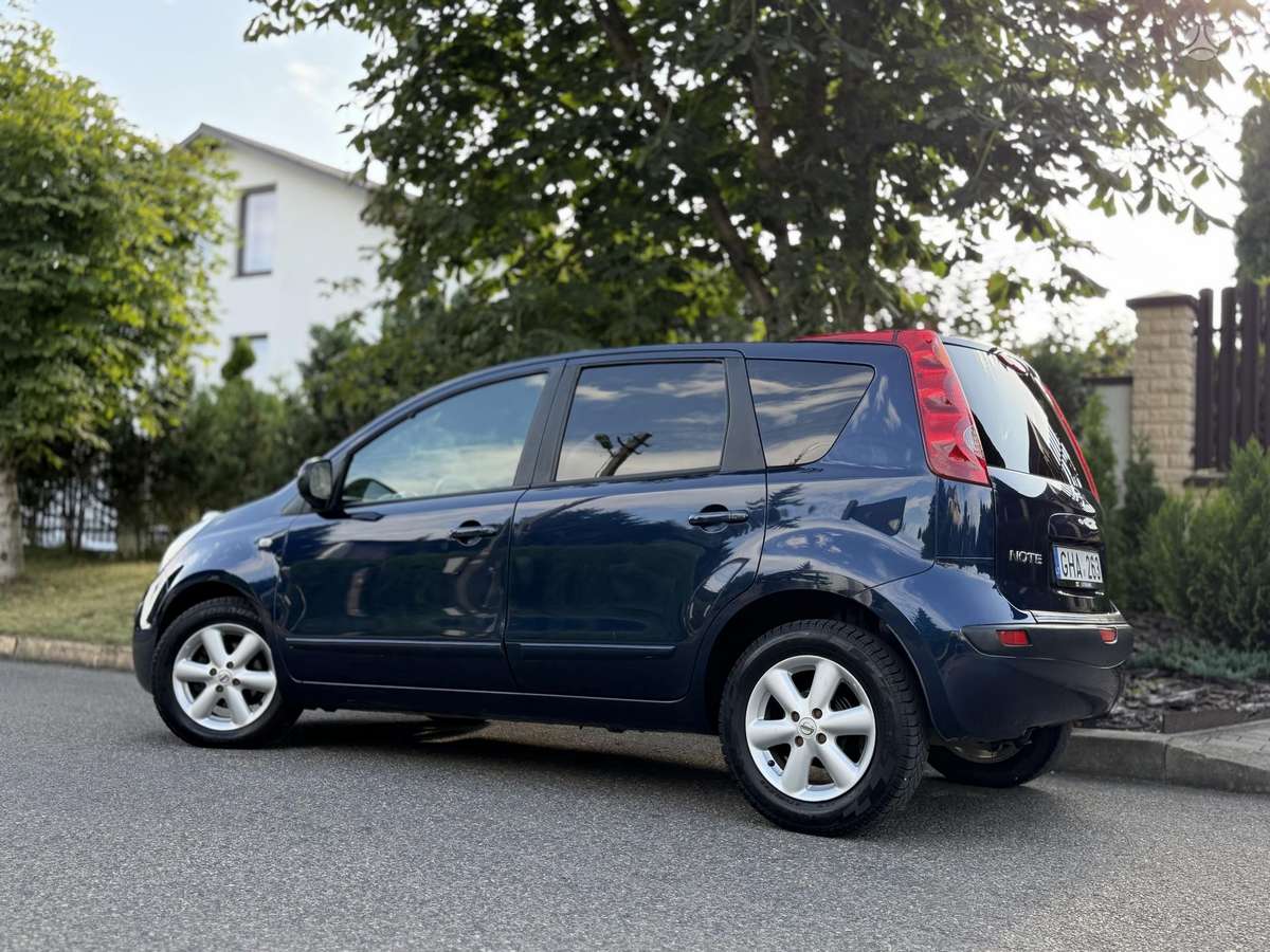 Nissan Note, 1.6 l., Хэтчбек