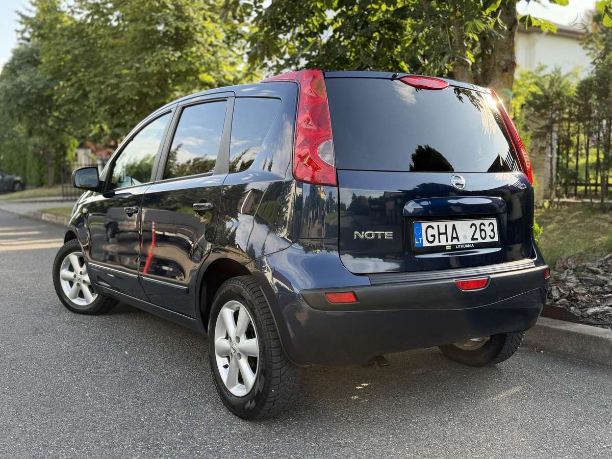 Nissan Note, 1.6 l., hatchback