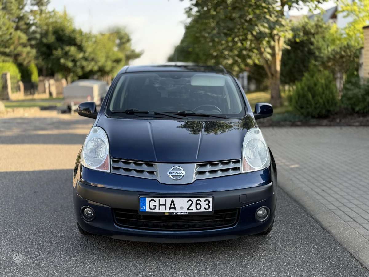 Nissan Note, 1.6 l., Хэтчбек
