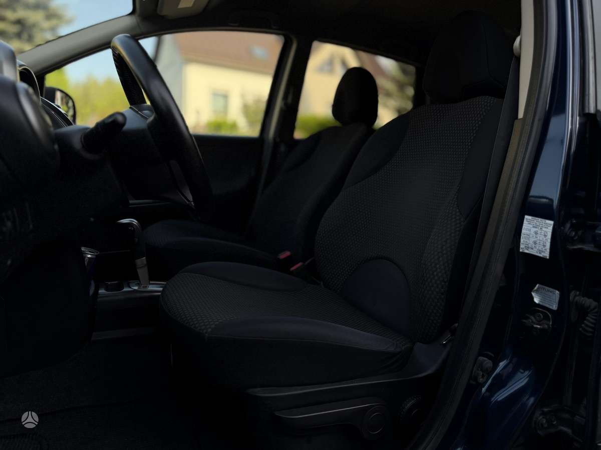Nissan Note, 1.6 l., hatchback